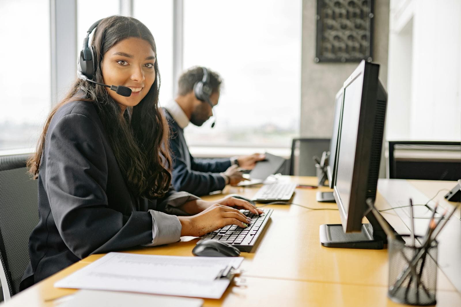 AI Chatbots vs Live Chat: Which Is Right for Your Australian Business?